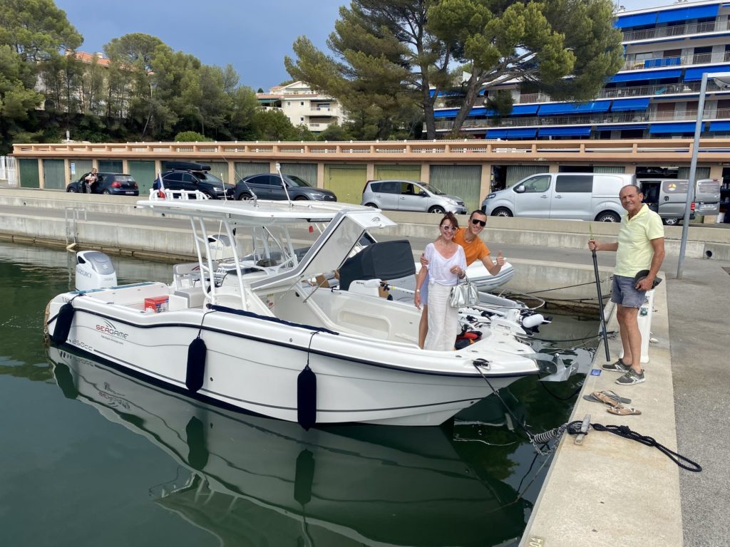 seagame 250 cc blanc livré par nautique concept avec un moteur suzuki marine 300 cv double hélice