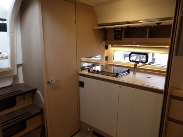 Jeanneau Leader 36 Sport Top – Image 10