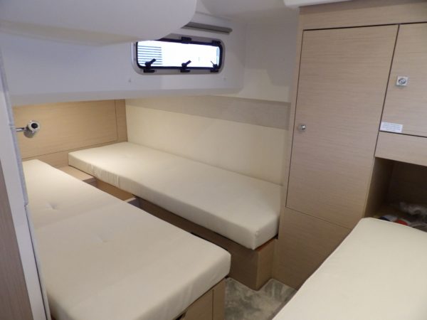 Jeanneau Leader 36 Sport Top – Image 12