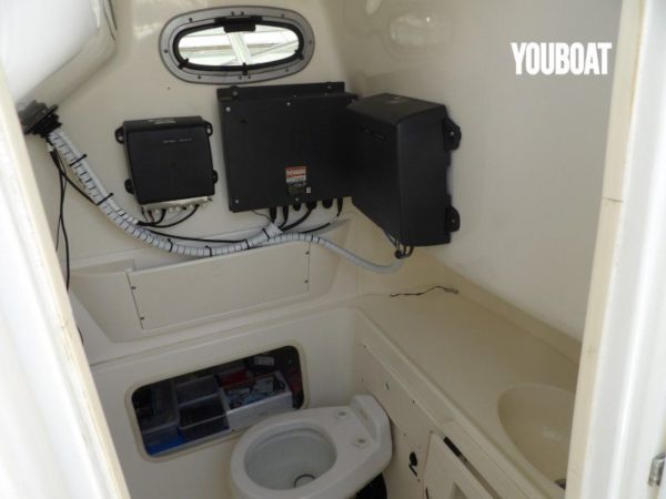 Boston Whaler 320 Cuddy – Image 9
