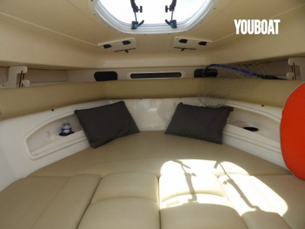 Boston Whaler 320 Cuddy – Image 11