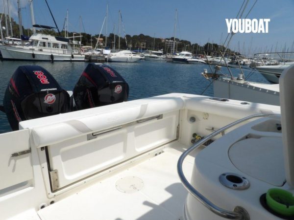 Boston Whaler 320 Cuddy – Image 5
