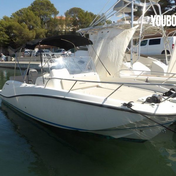 Quicksilver Activ 675 Sundeck