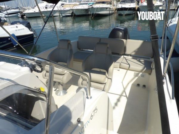 Quicksilver Activ 675 Sundeck – Image 2