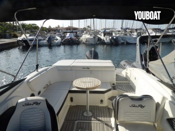 Sea Ray 230 SPX – Image 3
