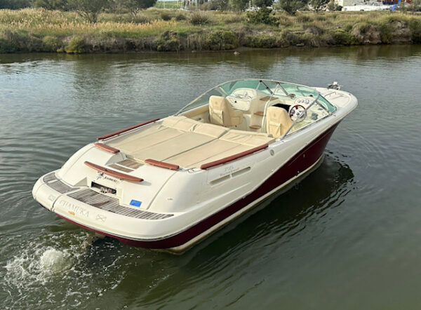 Opportunité A SAISIR chez Nautique Concept JEANNEAU RUNABOUT 755 de 2010. Marque : Jeanneau Modèle : RUNABOUT 755 Type : Coque Open Polyester Moteur : Volvo Penta 5.7 L GXI DP 320ch Essence Année : 2010 Longueur (m) : 7,85 Largeur (m) : 2,59 Tirant d'eau (m) : 0,57 Capacité personnes : 6 Poids : 1600 Kg Capacité carburant : 280 Litres Capacité d'eau douce : 56 Litres Prix : 39 900 € TTC EQUIPEMENT STANDARD : - Bimini couleur champêtre - Plateforme de bain arrière - Sellerie extérieur complète couleur champêtre - Siège pilote bolster couleur champêtre - Table + pied de table carré arrière - Hublot intérieur cabine - Ancre + chaine - Compas marin EQUIPEMENT ELECTRIQUE : - Guindeau électrique - Pompe de cale moteur - Indicateur de barre - Indicateur de chaine MOTORISATION : - Volvo Penta 5.7 L GXI DP 320ch Essence Possibilité crédit avec SGB FINANCE ---------------------------------------------- Nous serons ravis de vous accueillir dans notre établissement pour toute visite. Disponible dans notre concession Nautique Concept Concessionnaire Bénéteau / Brig / Seagame / SPX / Iron / Idéa Marine Port Santa Lucia à Saint-Raphaël, 83700 Votre vendeur Luca ZAMMITH ---------------------------------------------- Quicksilver Activ 755 Open / Quicksilver Activ 755 Sundeck / Jeanneau Cap Camarat 7.5 WA Série 3 / Beneteau Flyer 7.7 Sundeck / Ranieri Cayman 23 Sport / Zodiac Open 7 / Salpa Soleil 23 / Nuova Jolly Prince 23 / Sessa Key Largo 24 / BWA Sport 22 GTO