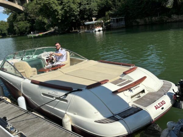 https://www.jeanneau.com/fr/boats/powerboat/32-runabout/443-runabout-755