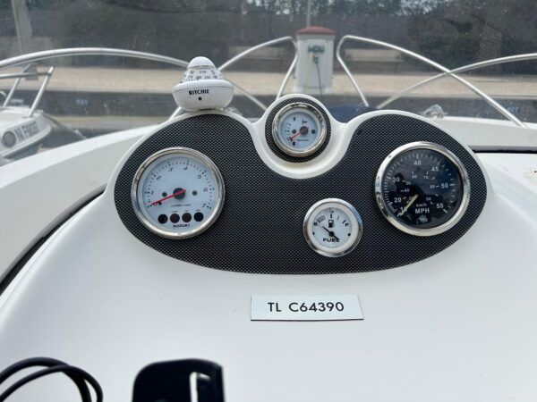 QUICKSILVER 635 COMMANDER – Image 5
