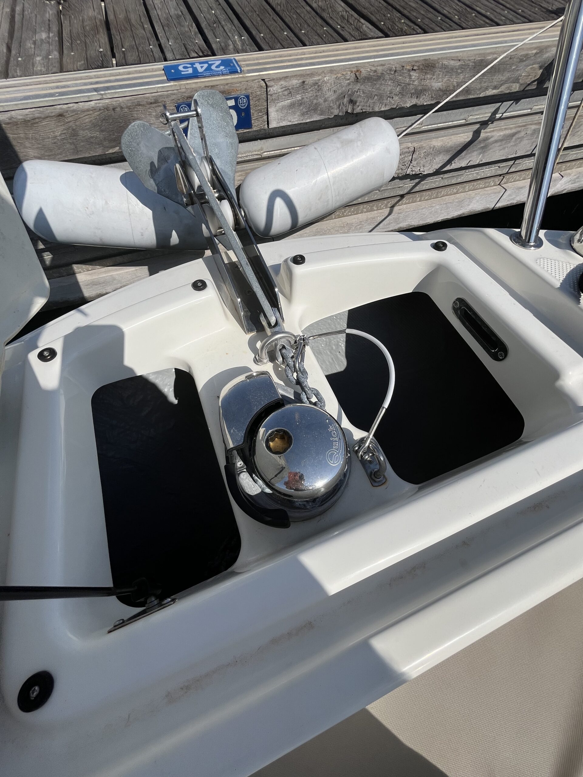 Quicksilver activ 675 open – Image 13