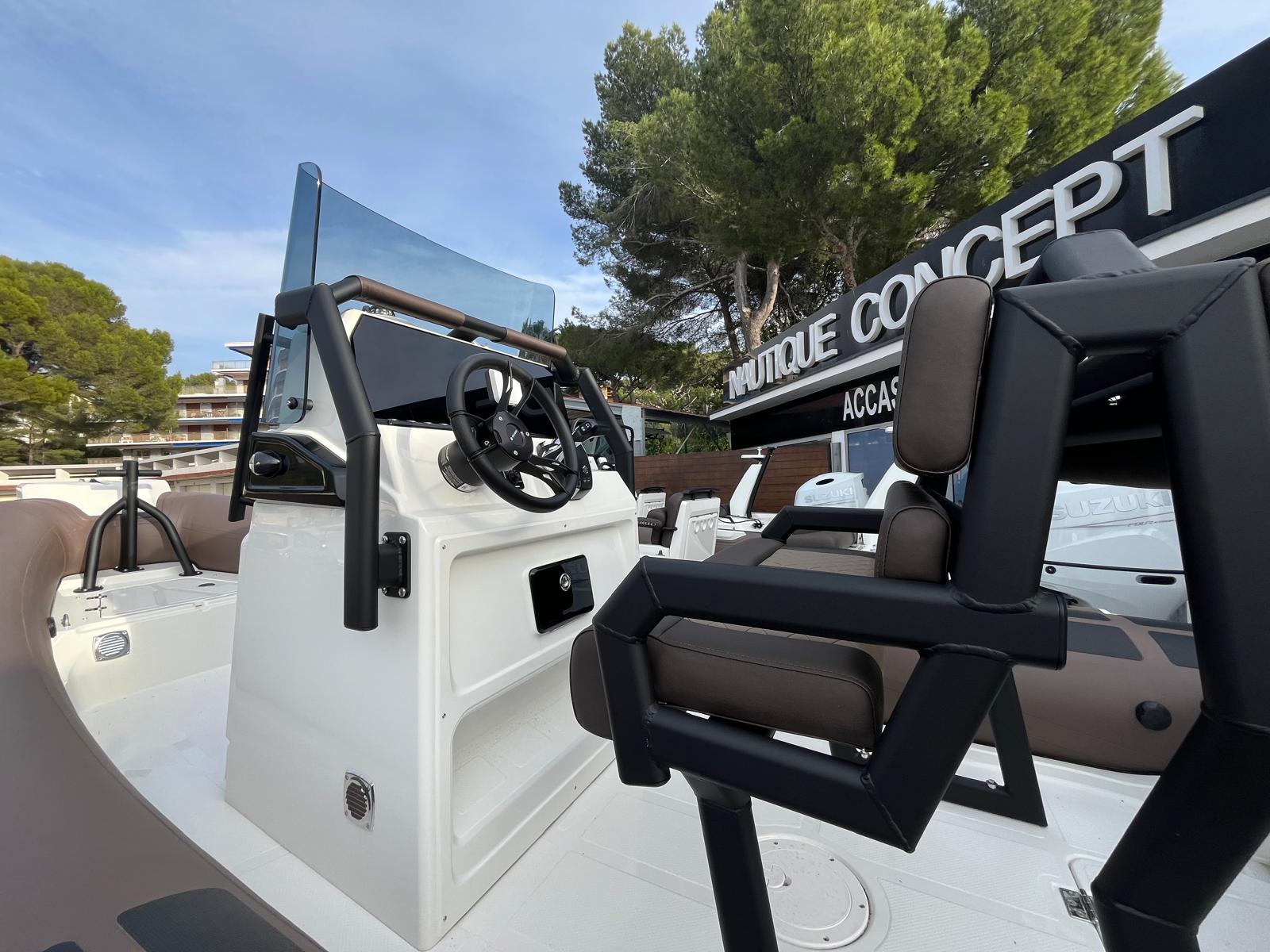 BRIG Navigator 20 – Semi-rigide d'exposition– Suzuki DF175AP – Équipé & Prêt à Naviguer – Image 7