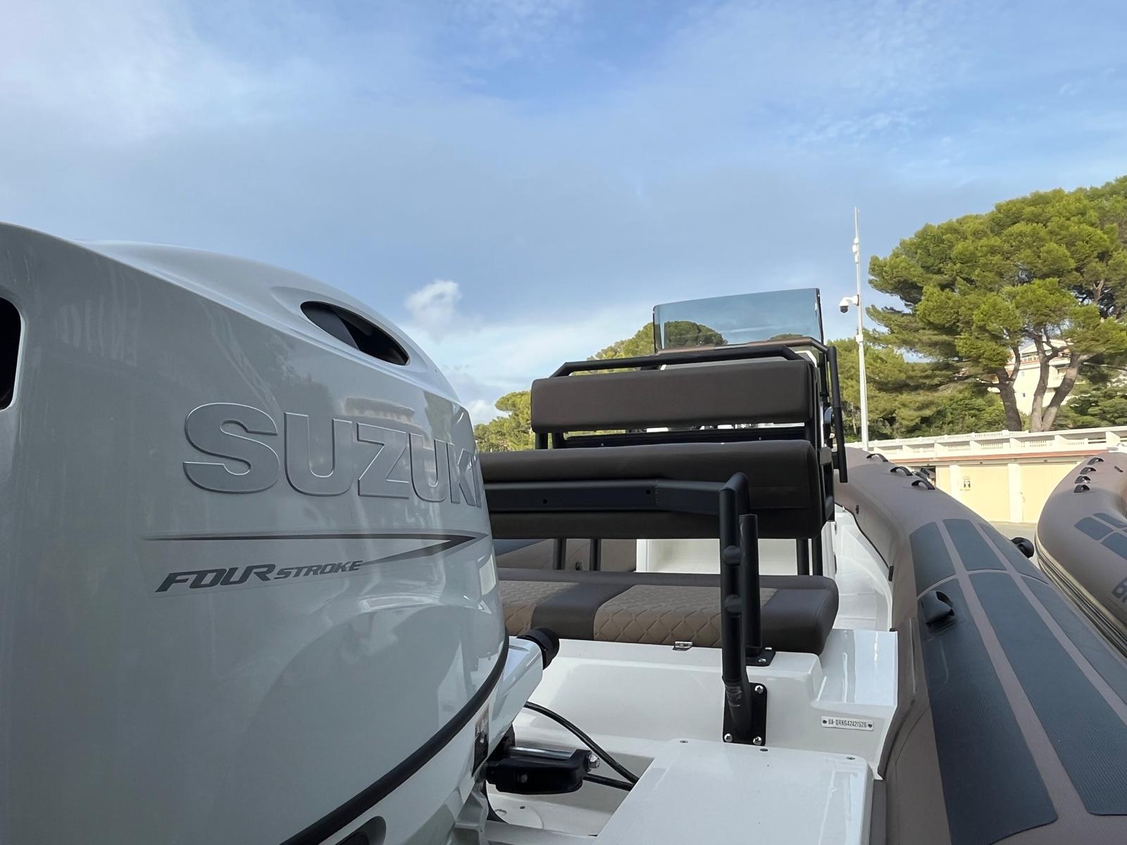 BRIG Navigator 20 – Semi-rigide d'exposition– Suzuki DF175AP – Équipé & Prêt à Naviguer – Image 10