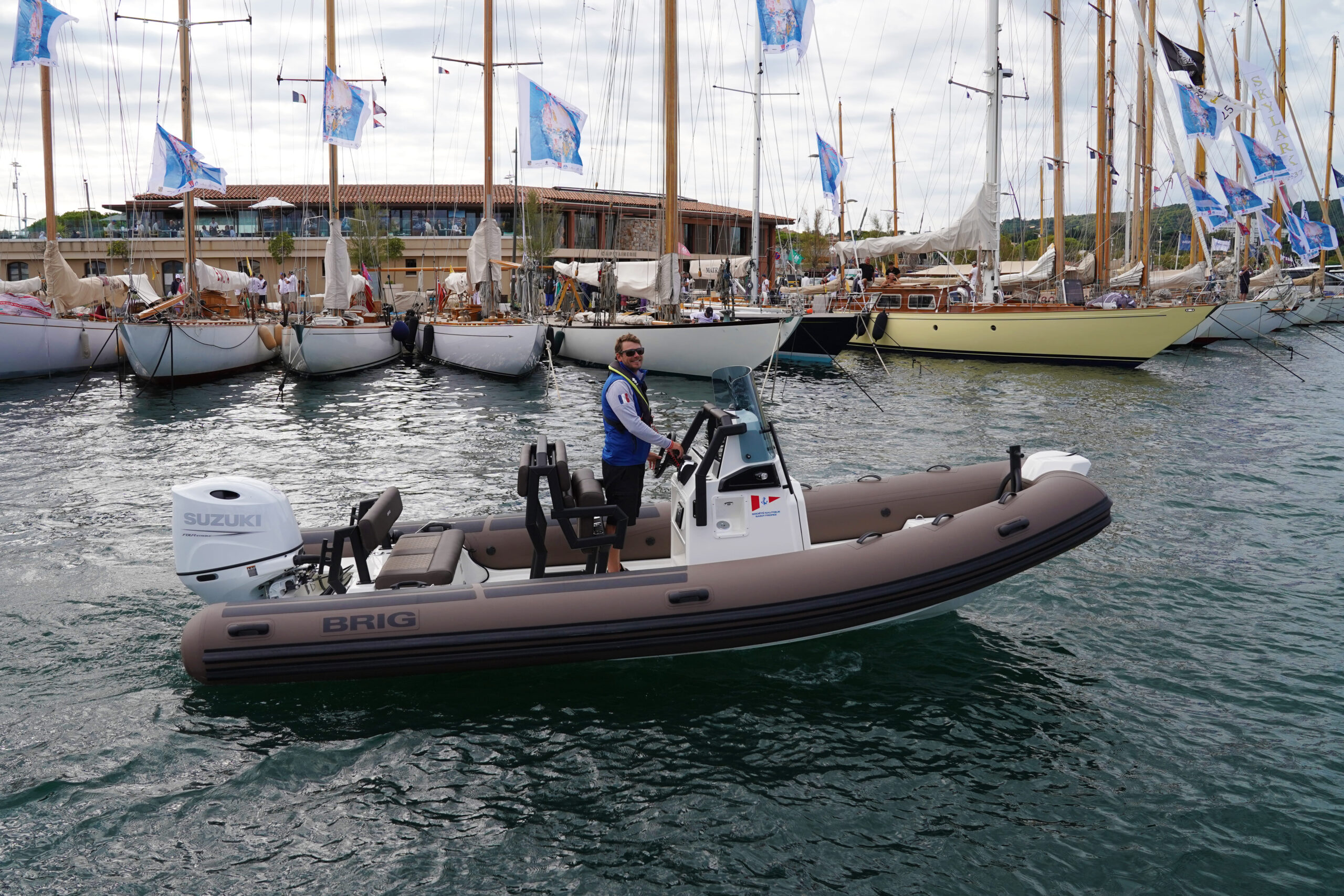 BRIG Navigator 20 – Semi-rigide d'exposition– Suzuki DF175AP – Équipé & Prêt à Naviguer – Image 2