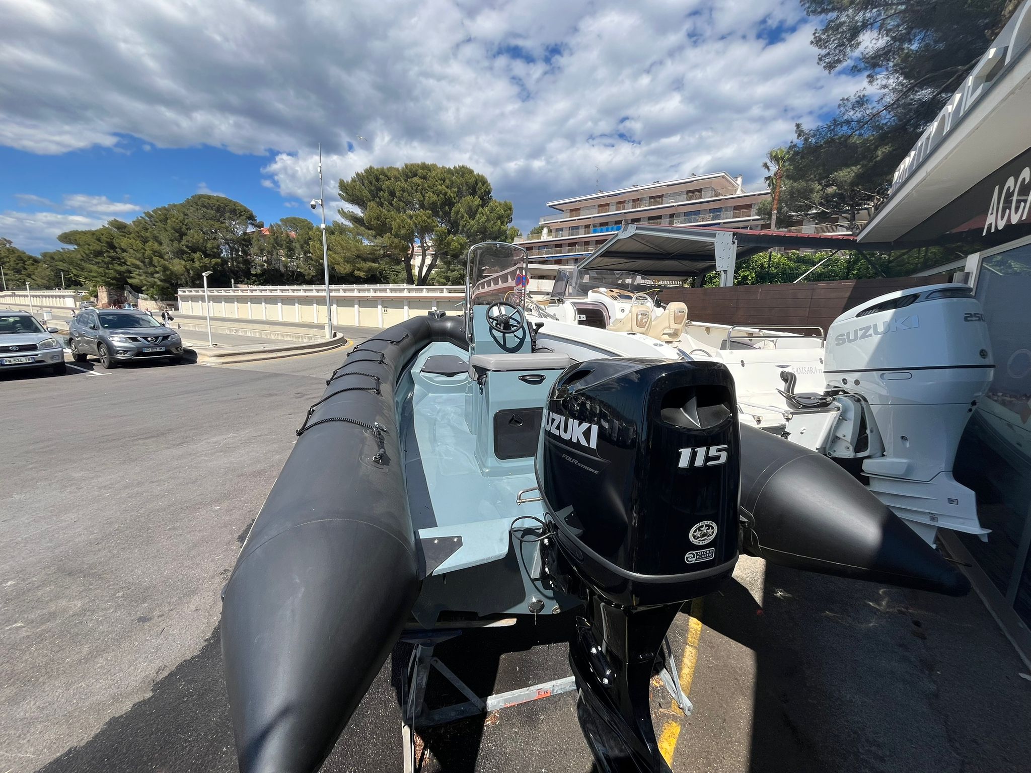 Bombard Explorer 600 - STOCK – Image 14
