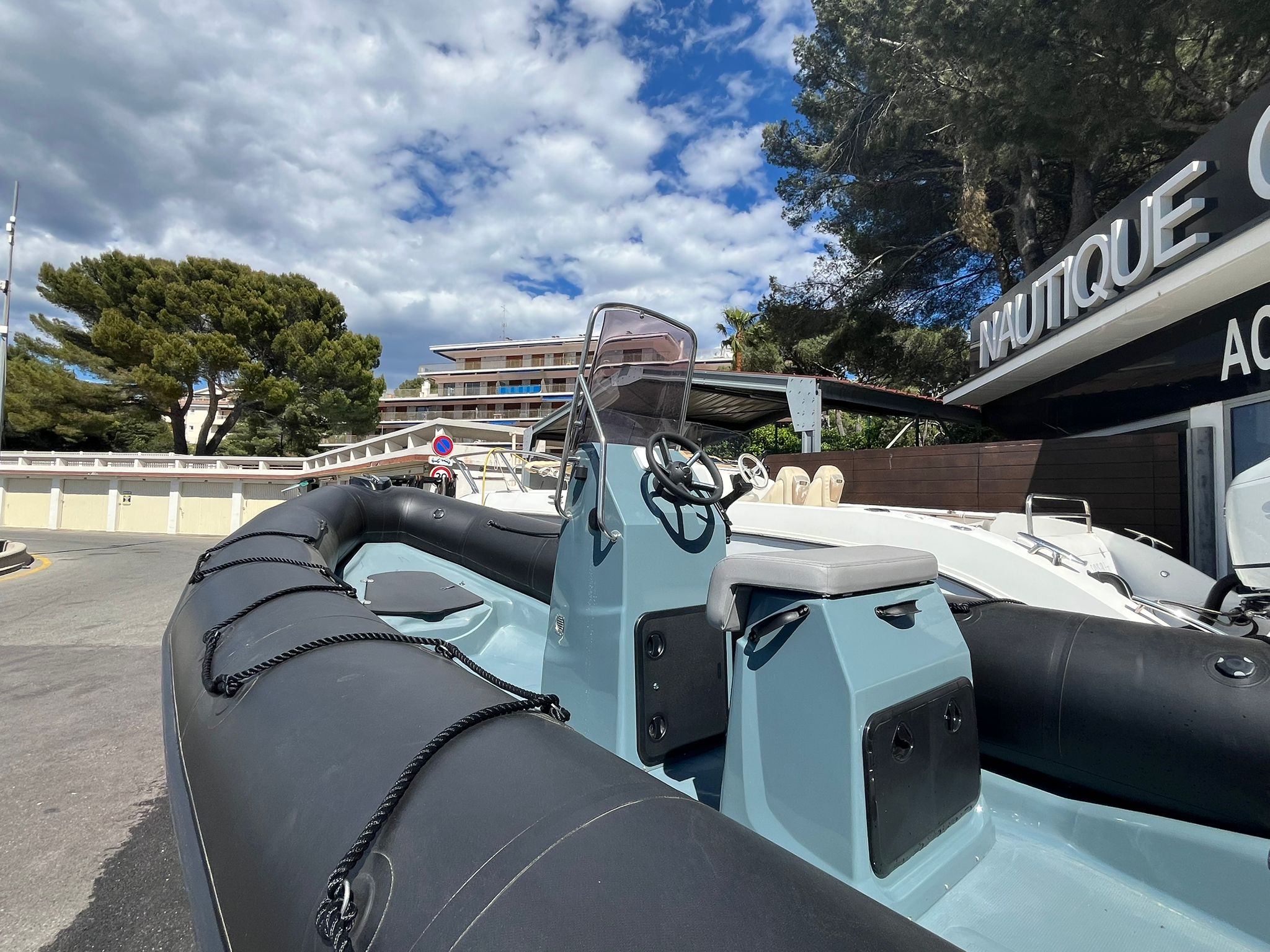 Bombard Explorer 600 - STOCK – Image 6
