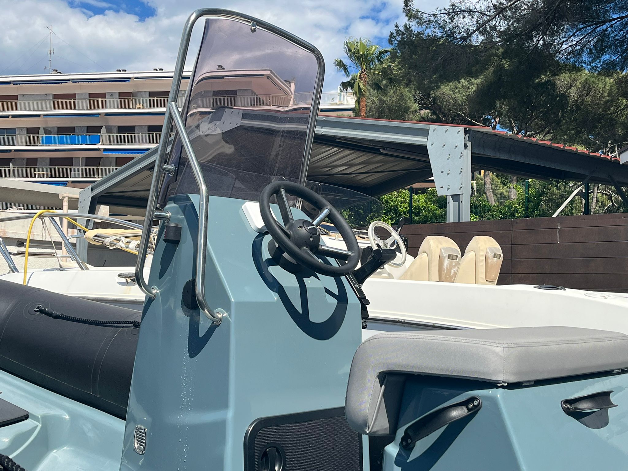 Bombard Explorer 600 - STOCK – Image 8