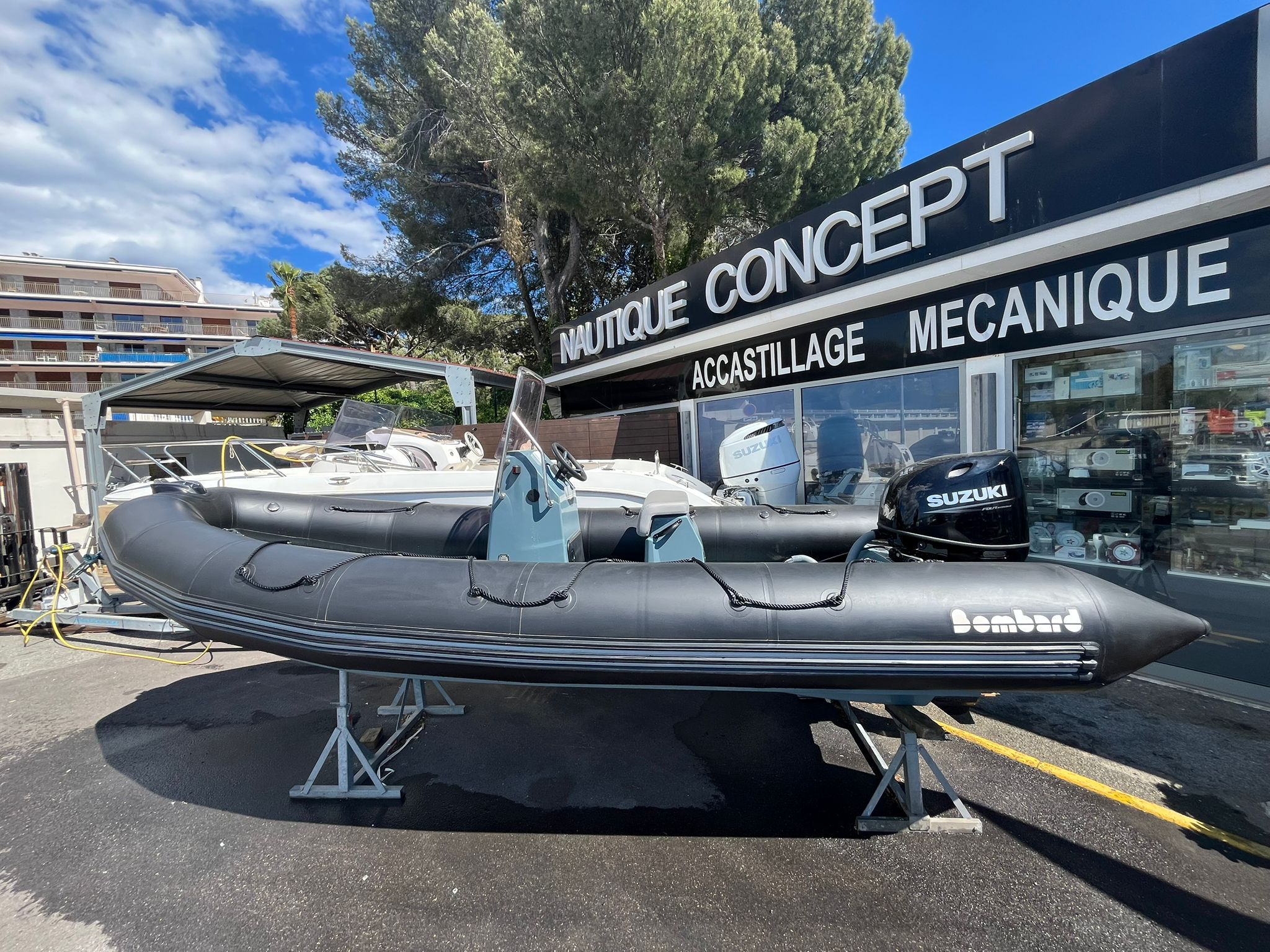 Bombard Explorer 600 - STOCK – Image 3