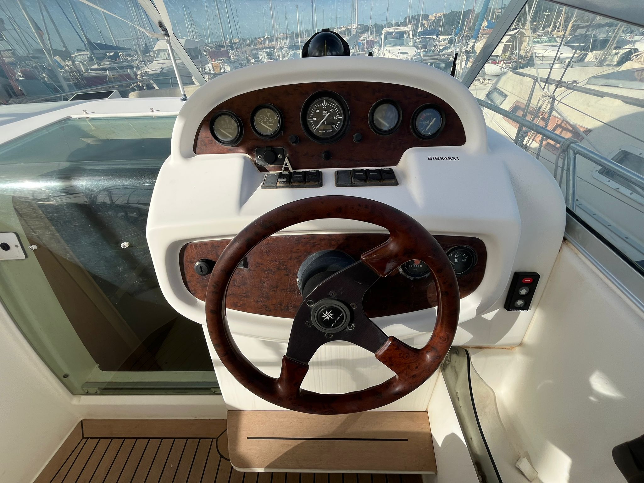 Jeanneau Leader 805 – Image 17