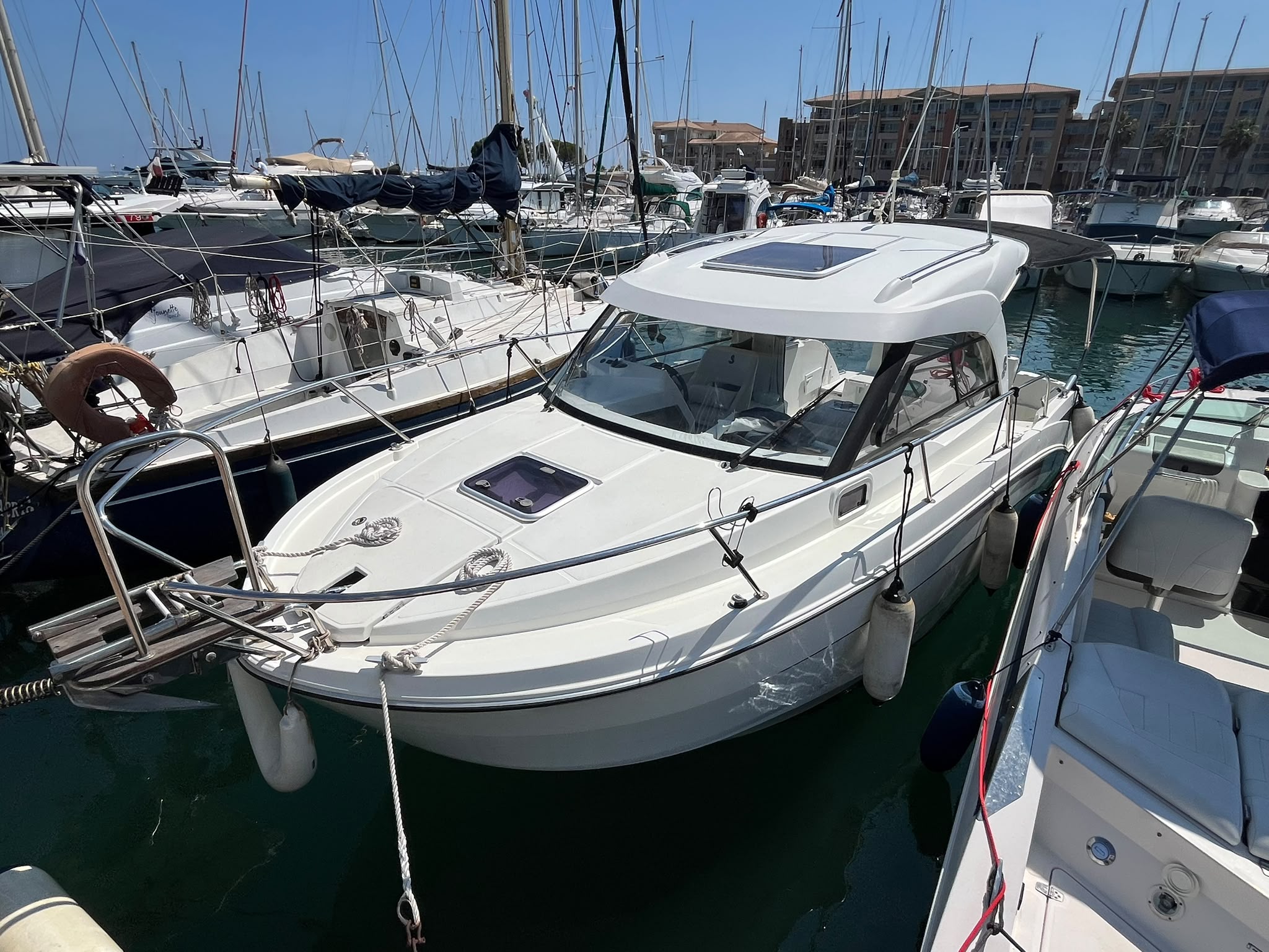 Beneteau Antares 8 OB – Image 4