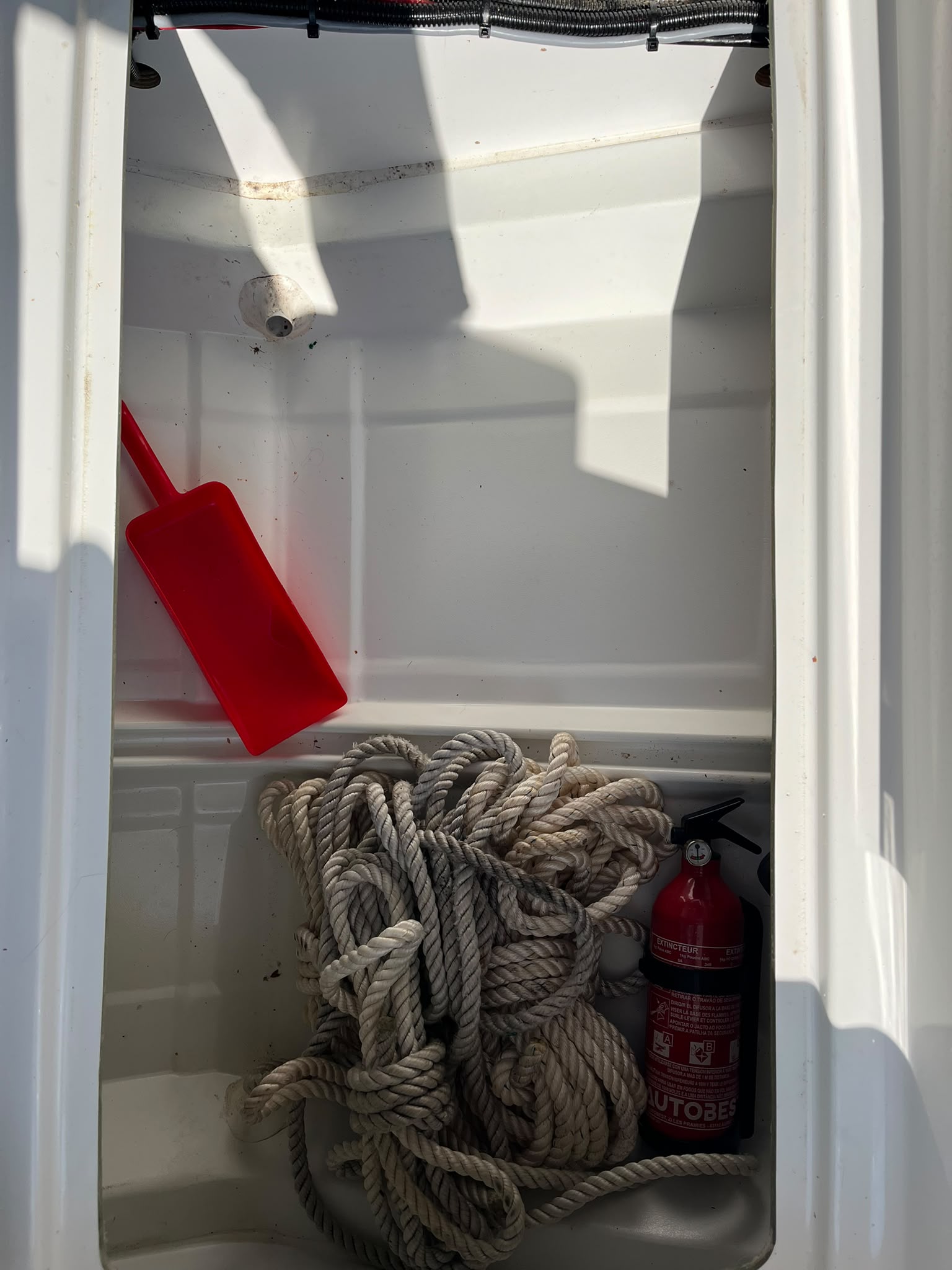 Jeanneau Merry Fisher d’occasion avec remorque. – Image 44