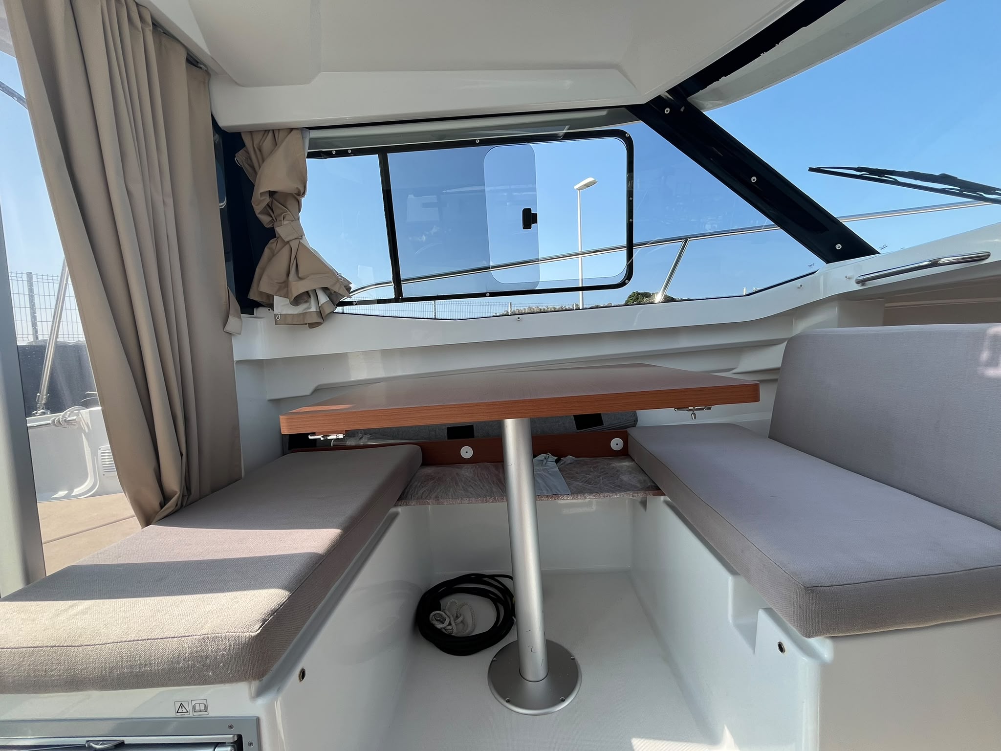 Jeanneau Merry Fisher d’occasion avec remorque. – Image 25