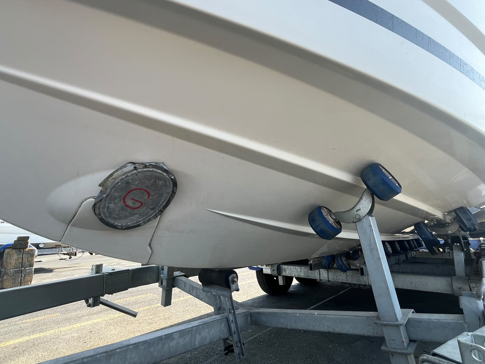 Jeanneau Merry Fisher d’occasion avec remorque. – Image 13