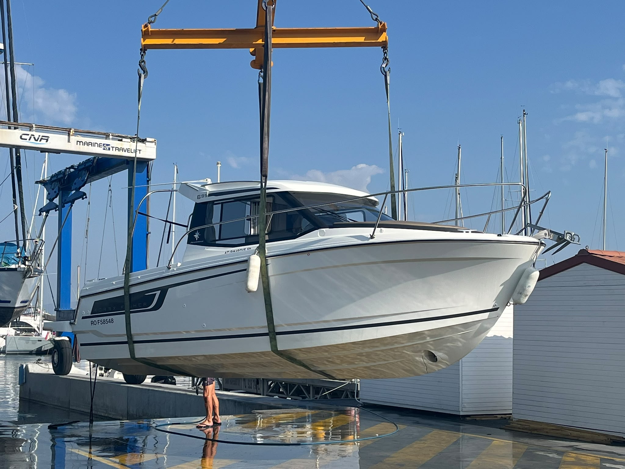 Jeanneau Merry Fisher d’occasion avec remorque. – Image 11