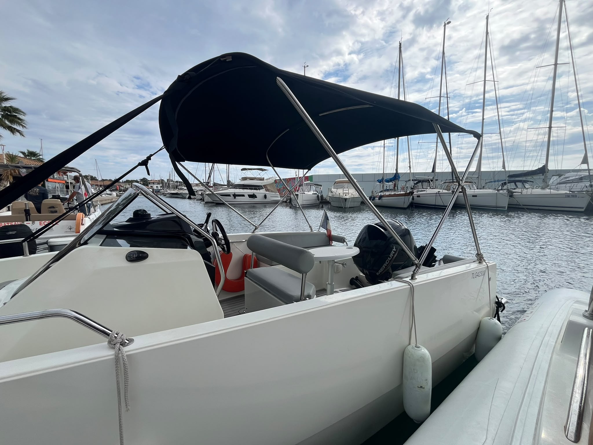 Nuva M6 Open 2020 – Mercury 115 EFI – 5,99 m – LOA – Image 4
