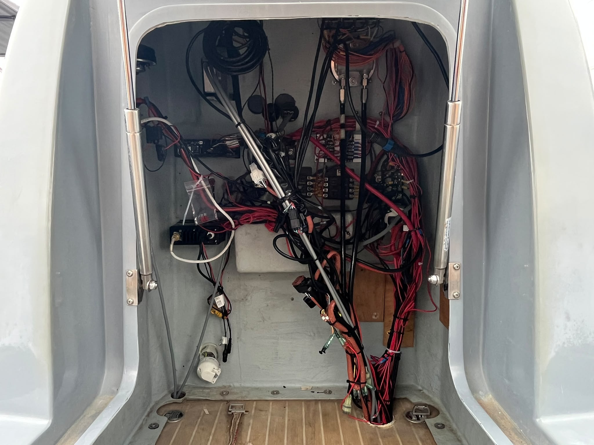Wimbi W7 2019 – Suzuki DF250 – 209 H – Remotorisé – Hypalon – Hard Top – Simrad – Image 26