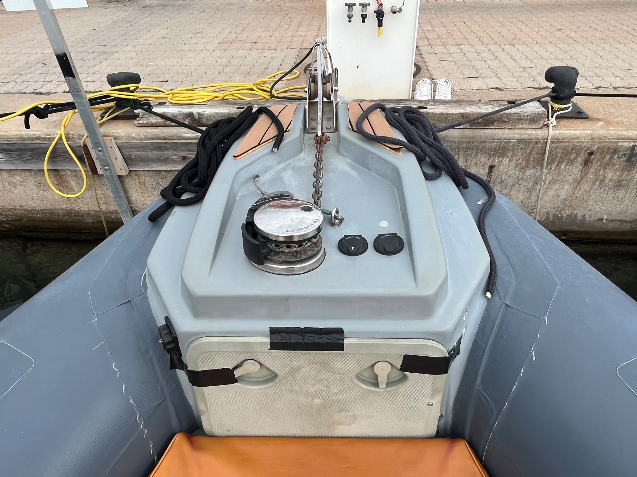 Wimbi W7 2019 – Suzuki DF250 – 209 H – Remotorisé – Hypalon – Hard Top – Simrad – Image 9