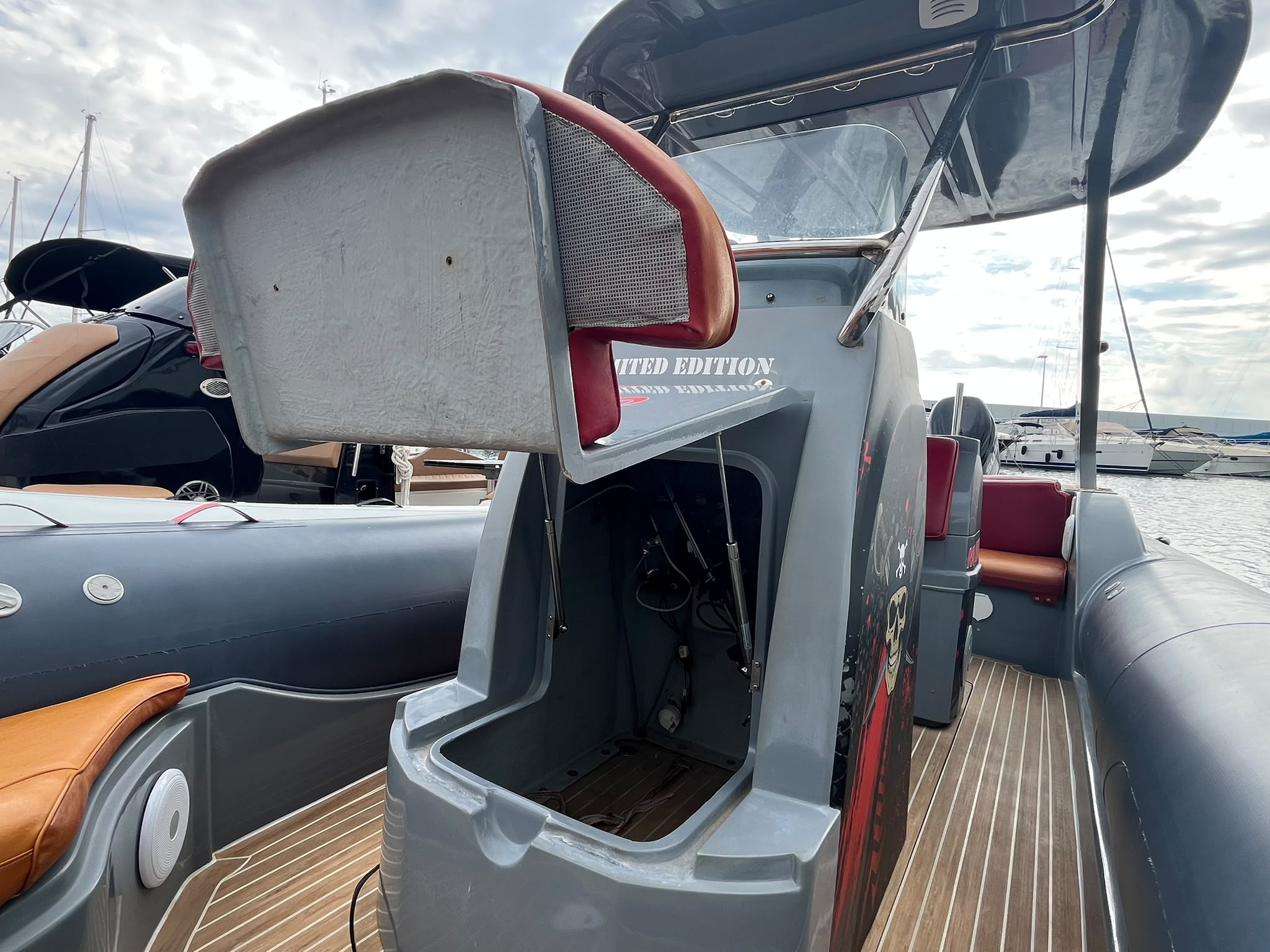 Wimbi W7 2019 – Suzuki DF250 – 209 H – Remotorisé – Hypalon – Hard Top – Simrad – Image 25