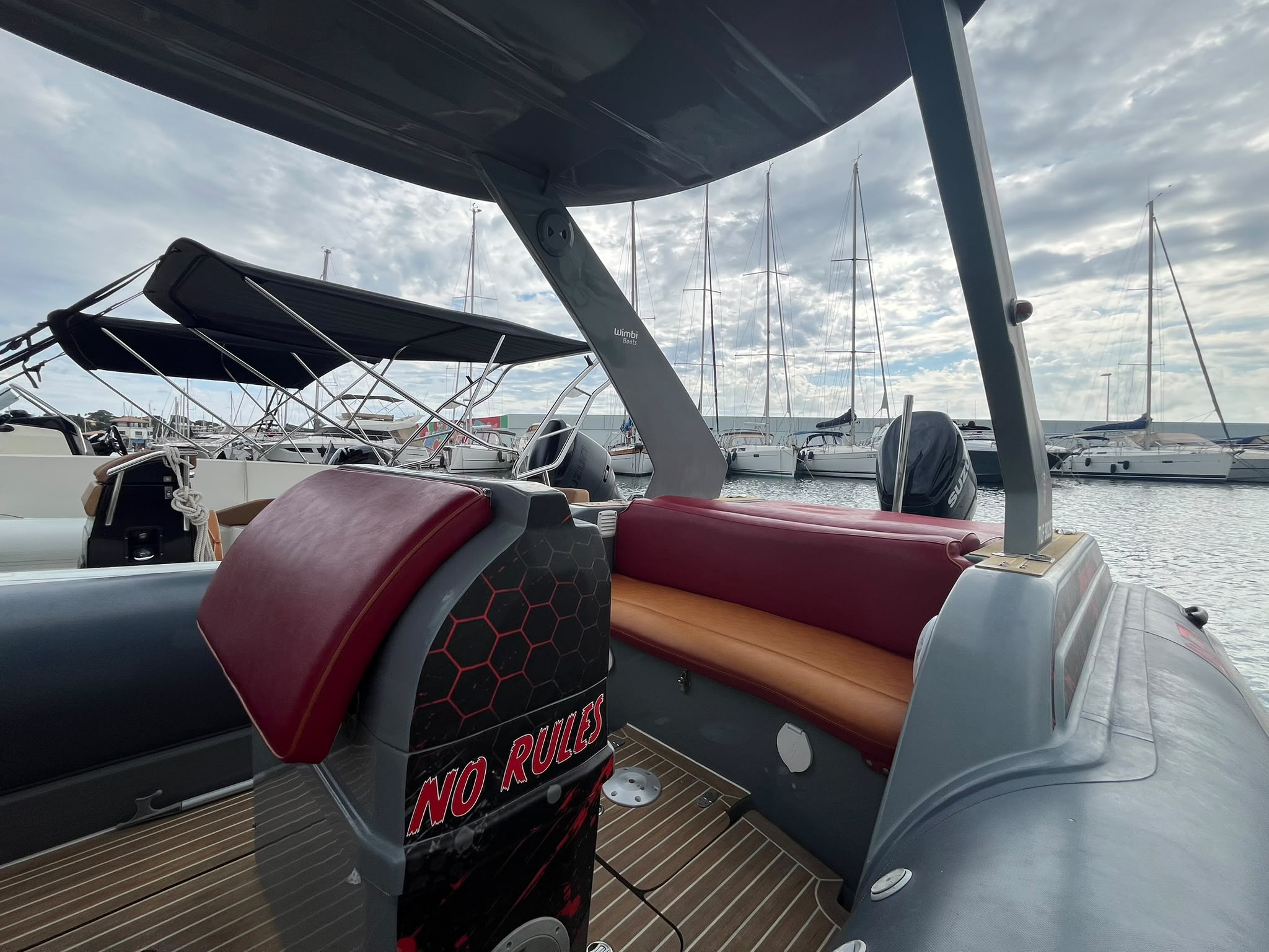 Wimbi W7 2019 – Suzuki DF250 – 209 H – Remotorisé – Hypalon – Hard Top – Simrad – Image 22