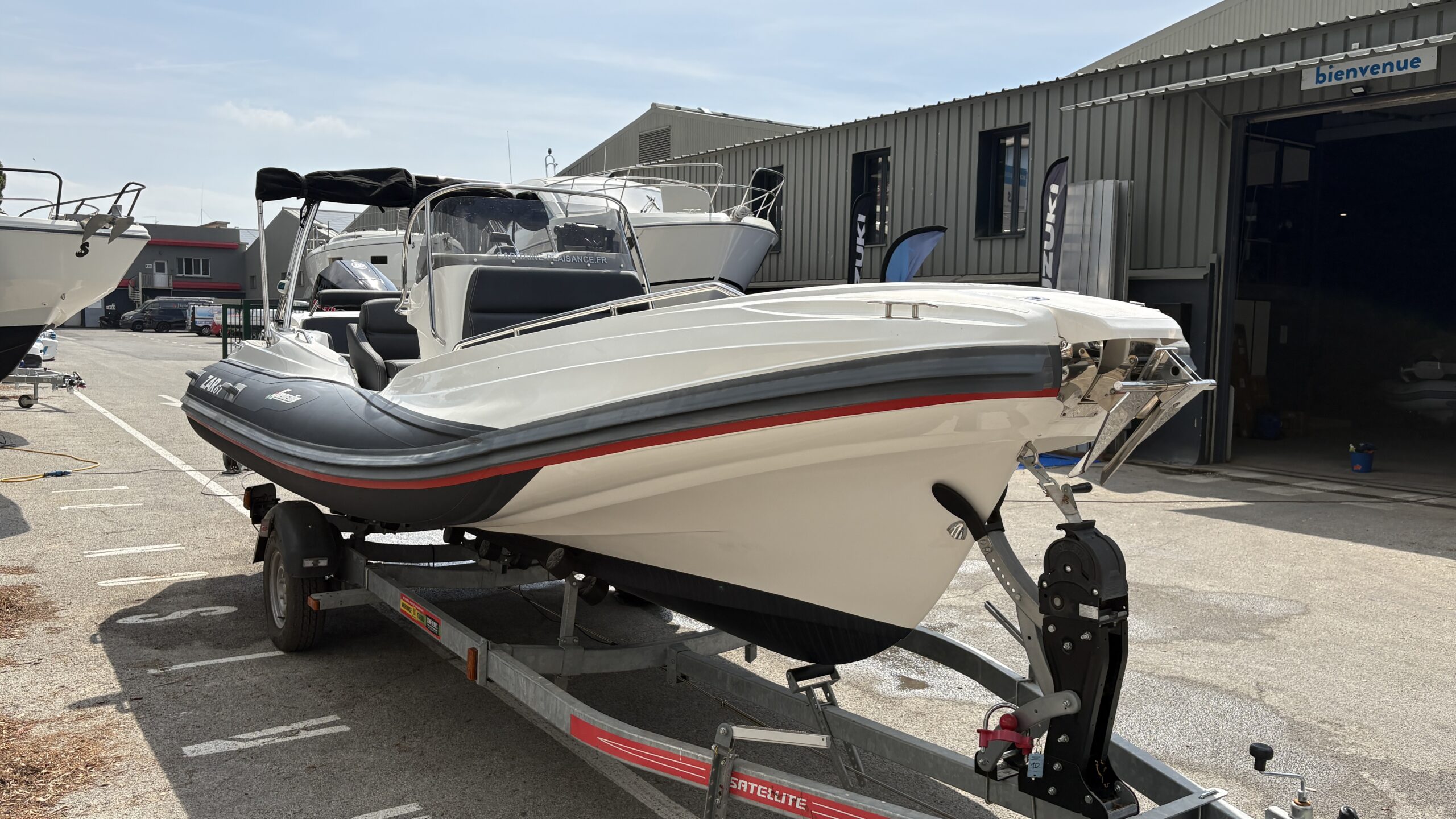 ZAR 61 – 2025 – MERCURY PRO XS 175 CV – 72 HEURES – REMORQUE INCLUSE – Image 3