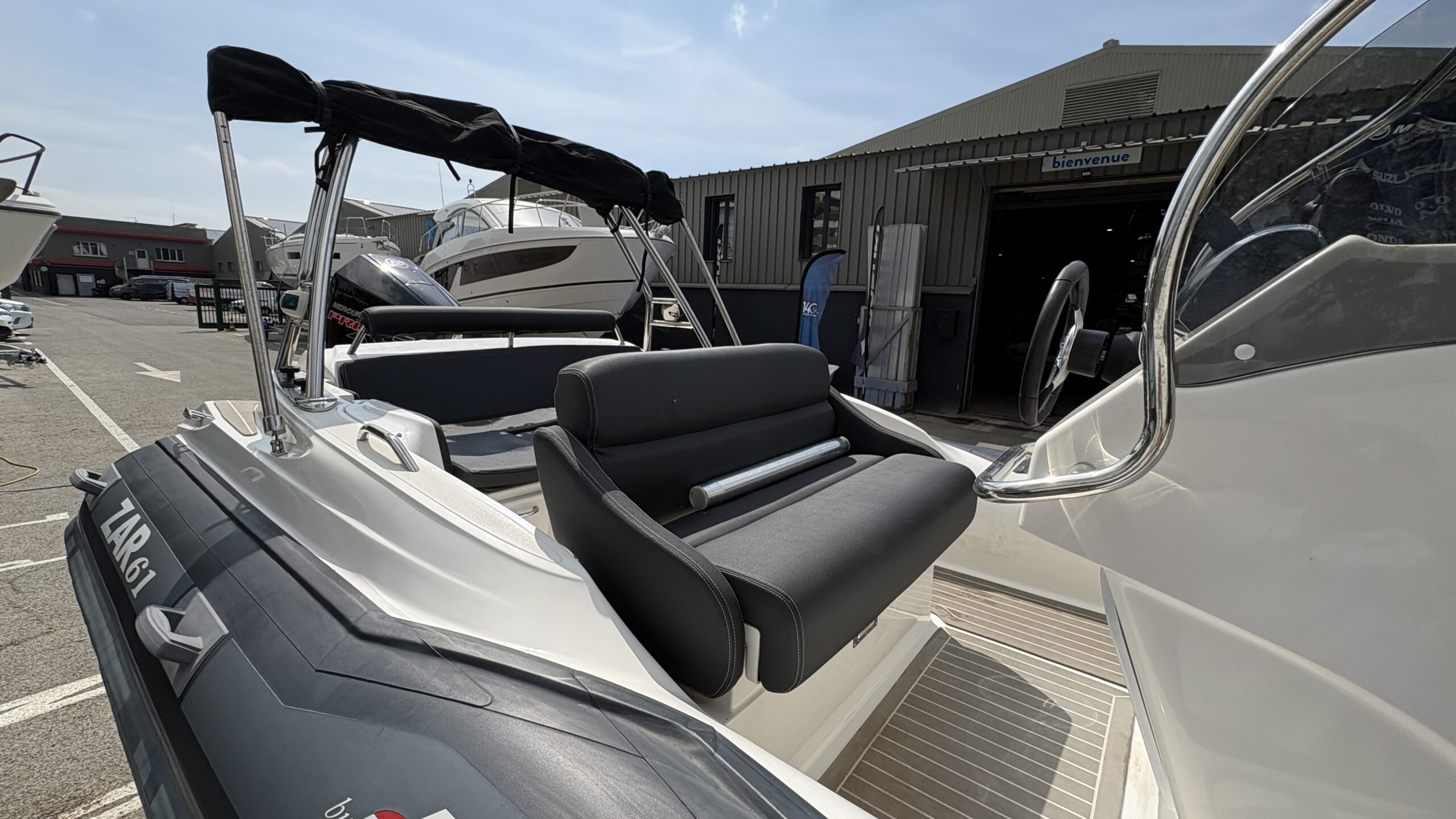 ZAR 61 – 2025 – MERCURY PRO XS 175 CV – 72 HEURES – REMORQUE INCLUSE – Image 8