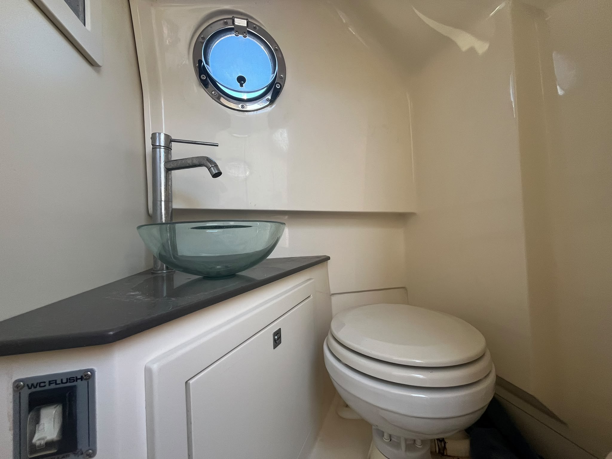 Capelli Tempest 850 WA 2013 – Yamaha F350 350 CV – 480 H – Cabine Double – WC – Image 19