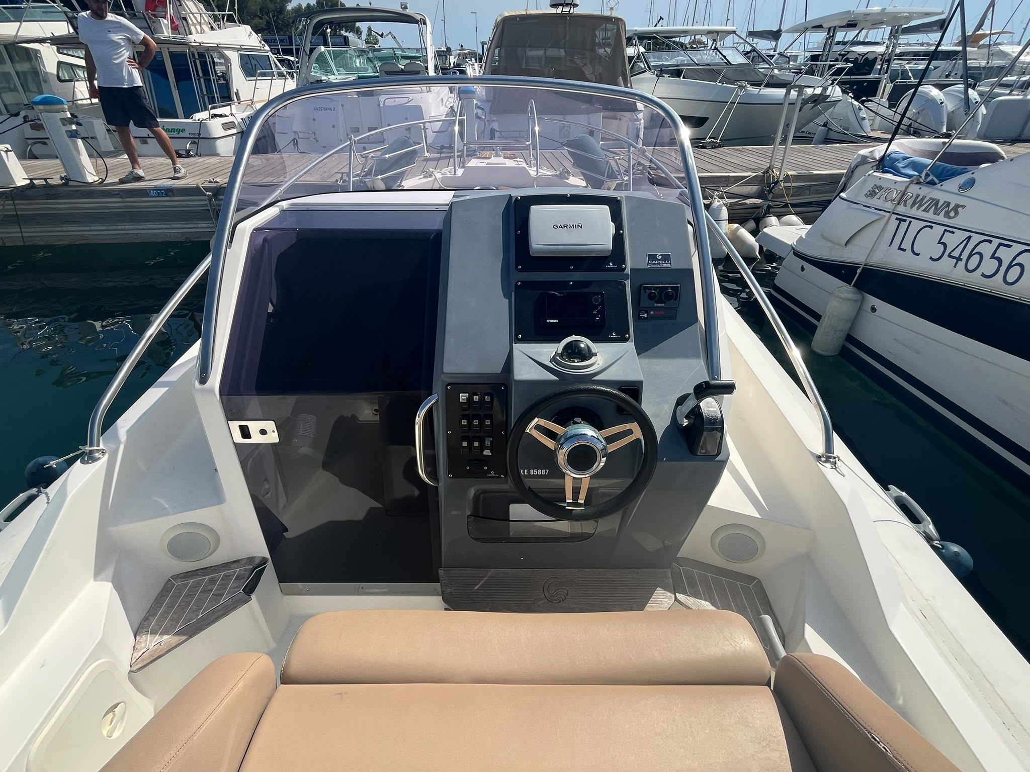 Capelli Tempest 850 WA 2013 – Yamaha F350 350 CV – 480 H – Cabine Double – WC – Image 11