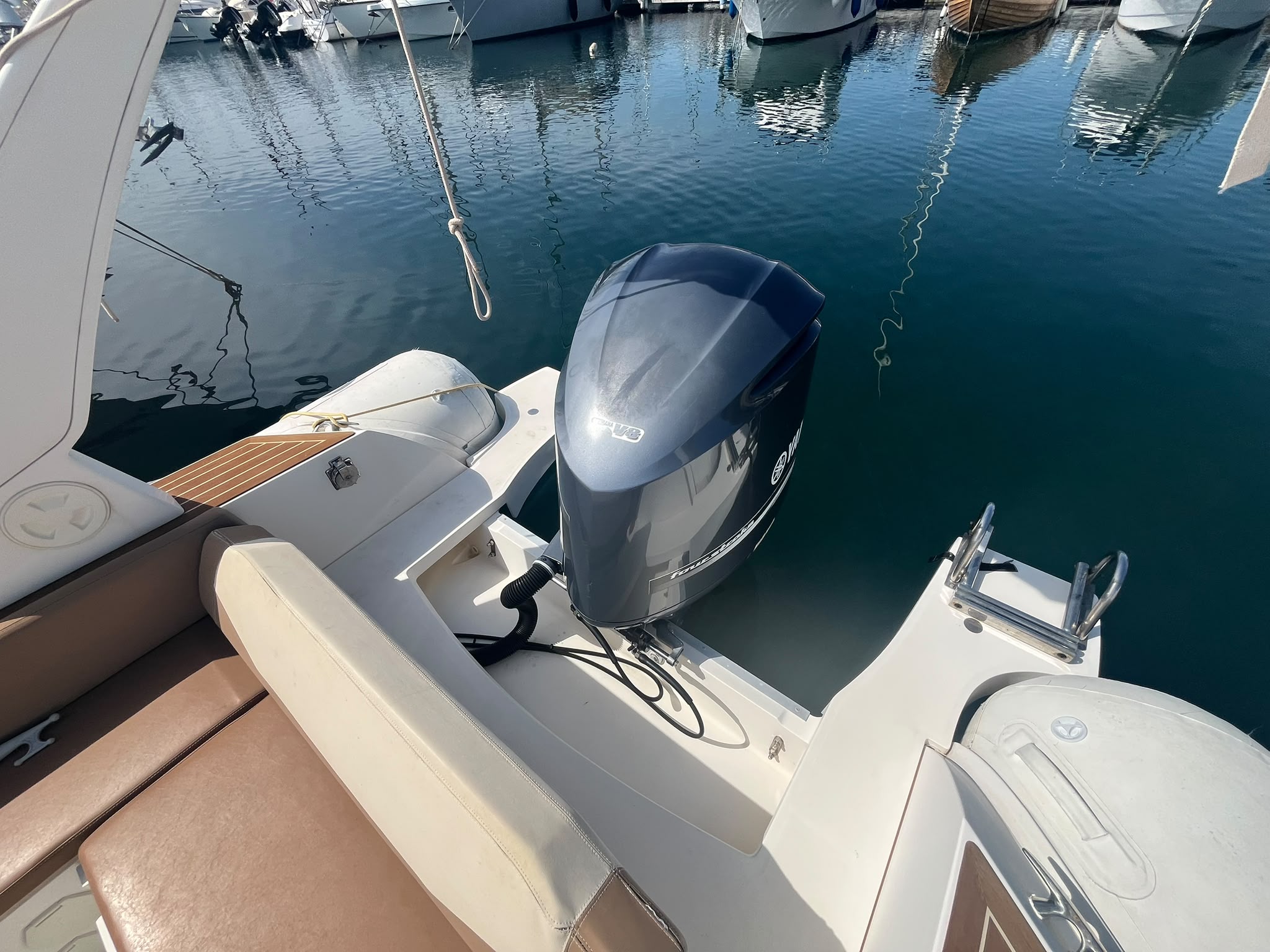 Capelli Tempest 850 WA 2013 – Yamaha F350 350 CV – 480 H – Cabine Double – WC – Image 21