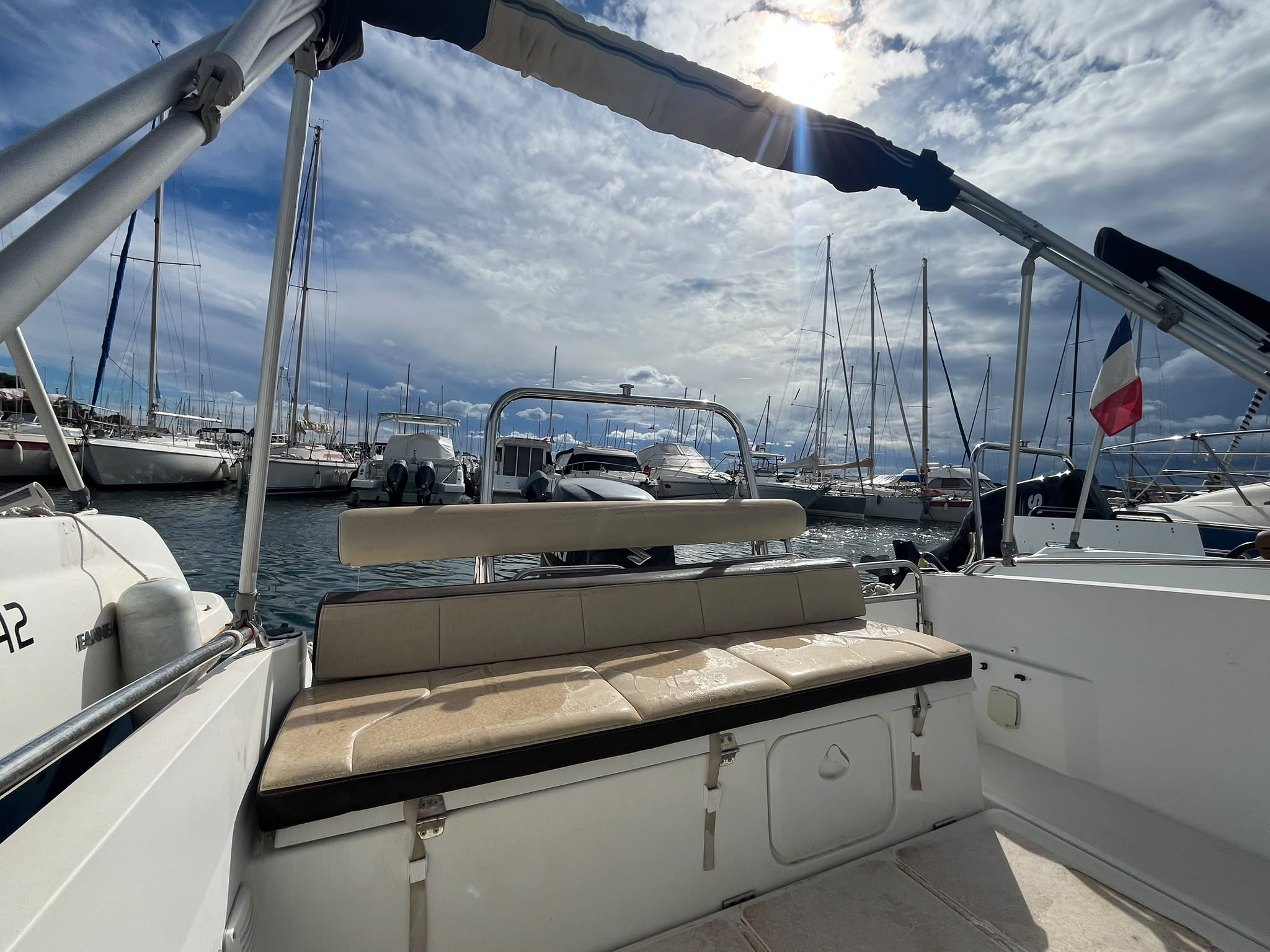 BENETEAU Flyer 6 Sundeck – 2014 – Suzuki DF175 – 1 010 H – Image 10
