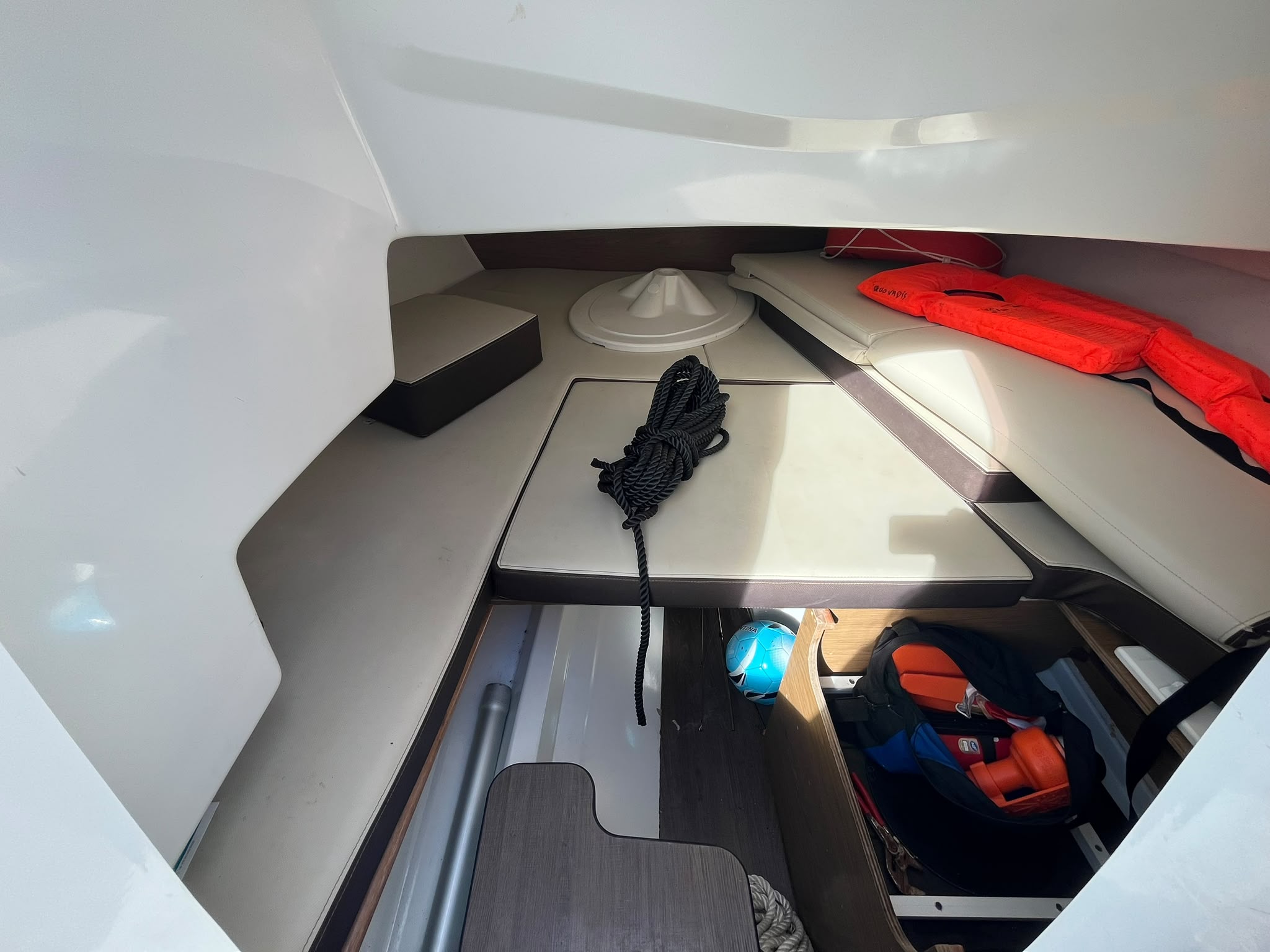 BENETEAU Flyer 6 Sundeck – 2014 – Suzuki DF175 – 1 010 H – Image 17