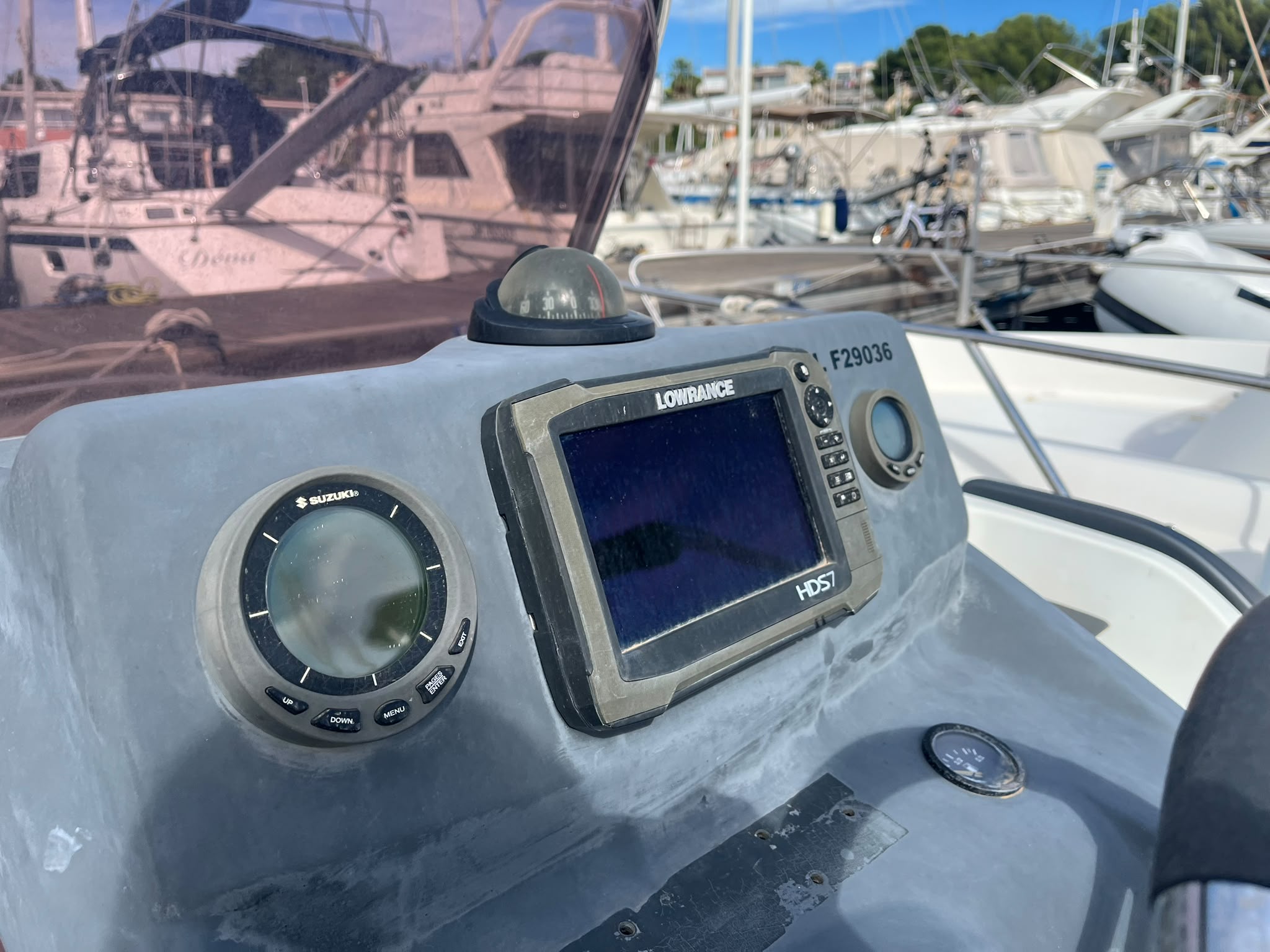 BENETEAU Flyer 6 Sundeck – 2014 – Suzuki DF175 – 1 010 H – Image 13