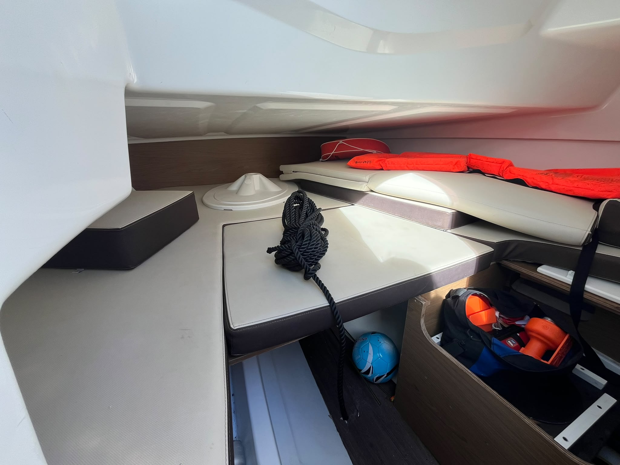 BENETEAU Flyer 6 Sundeck – 2014 – Suzuki DF175 – 1 010 H – Image 15
