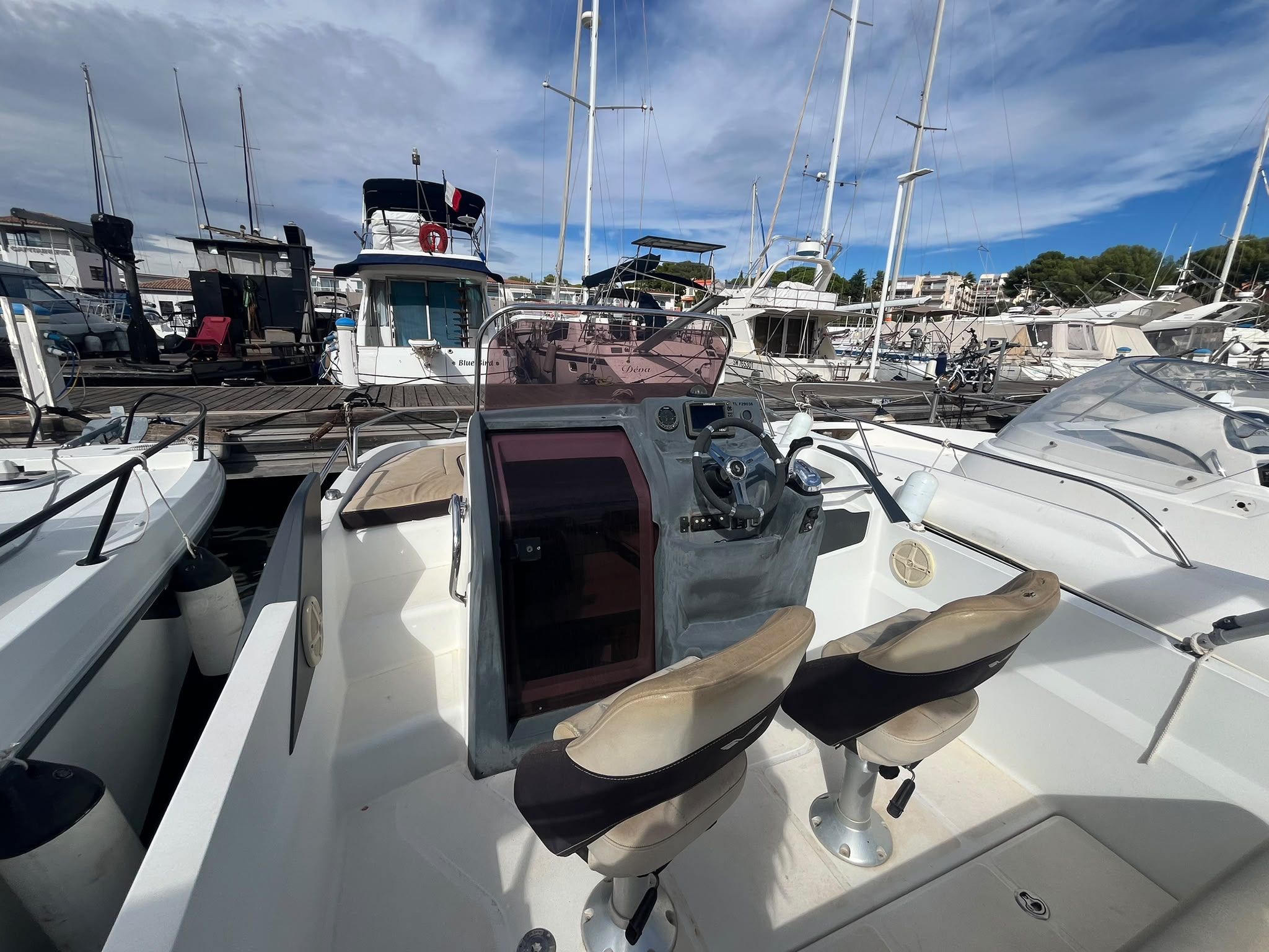 BENETEAU Flyer 6 Sundeck – 2014 – Suzuki DF175 – 1 010 H – Image 9