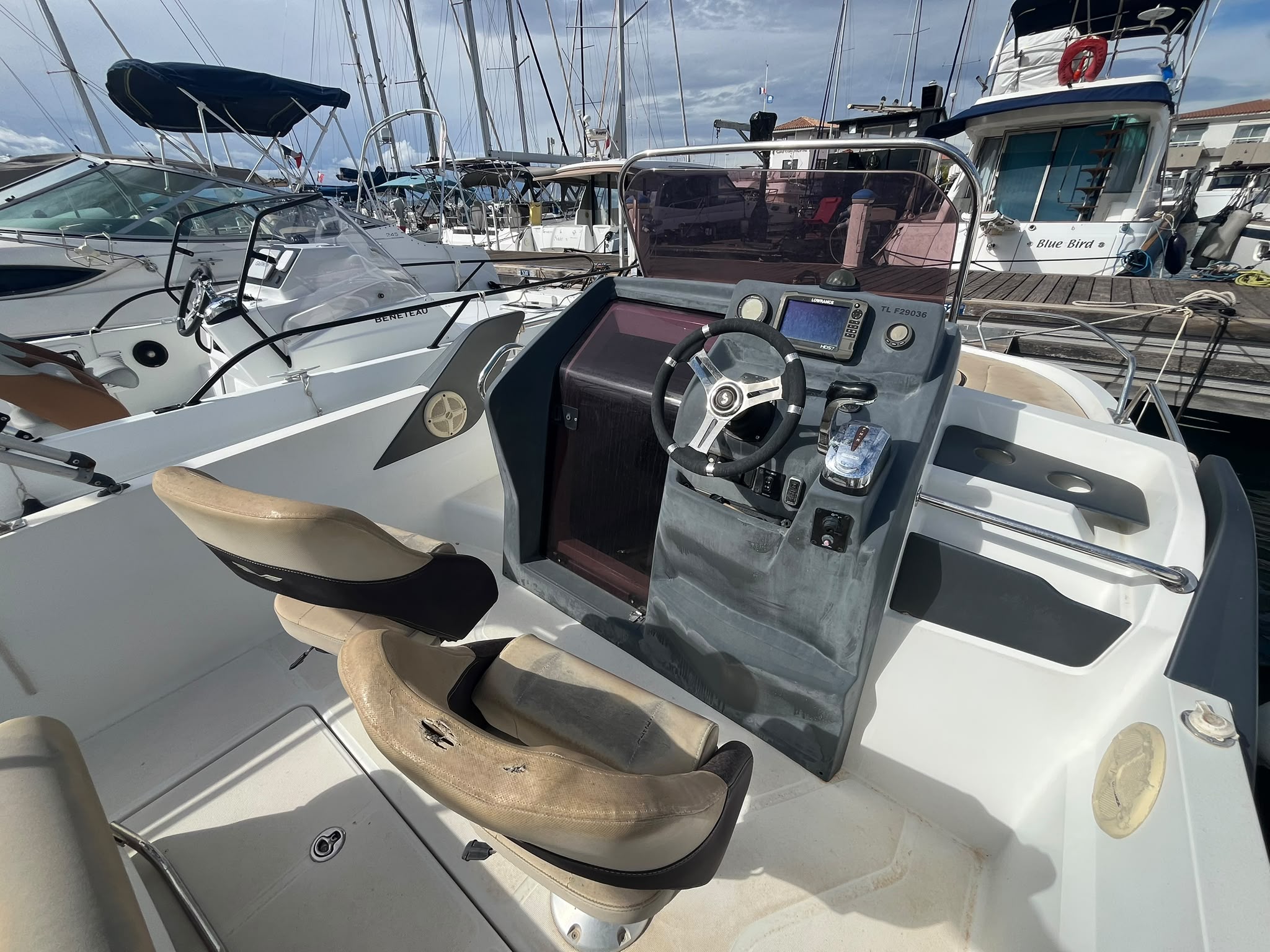 BENETEAU Flyer 6 Sundeck – 2014 – Suzuki DF175 – 1 010 H – Image 7