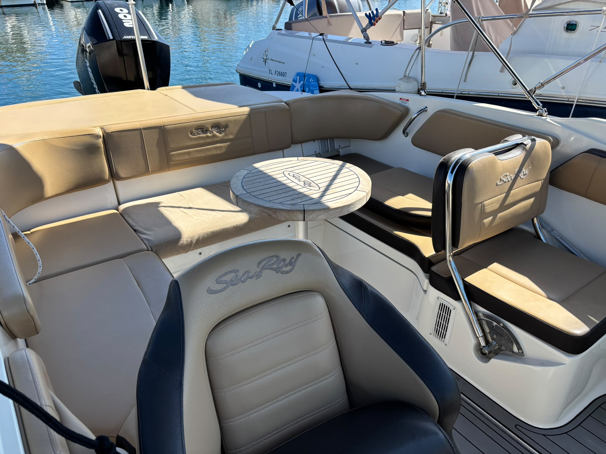 SEA RAY 210 SPX OB 2020 MERCURY 200 CV – Image 14