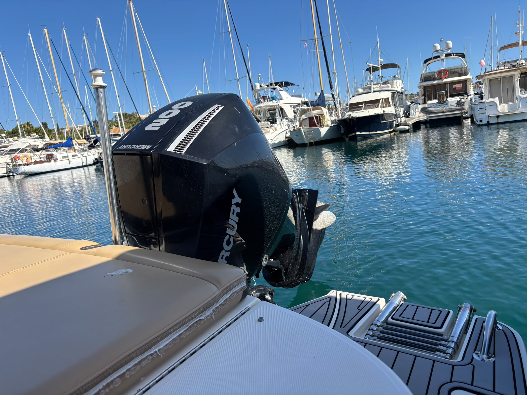 SEA RAY 210 SPX OB 2020 MERCURY 200 CV – Image 16