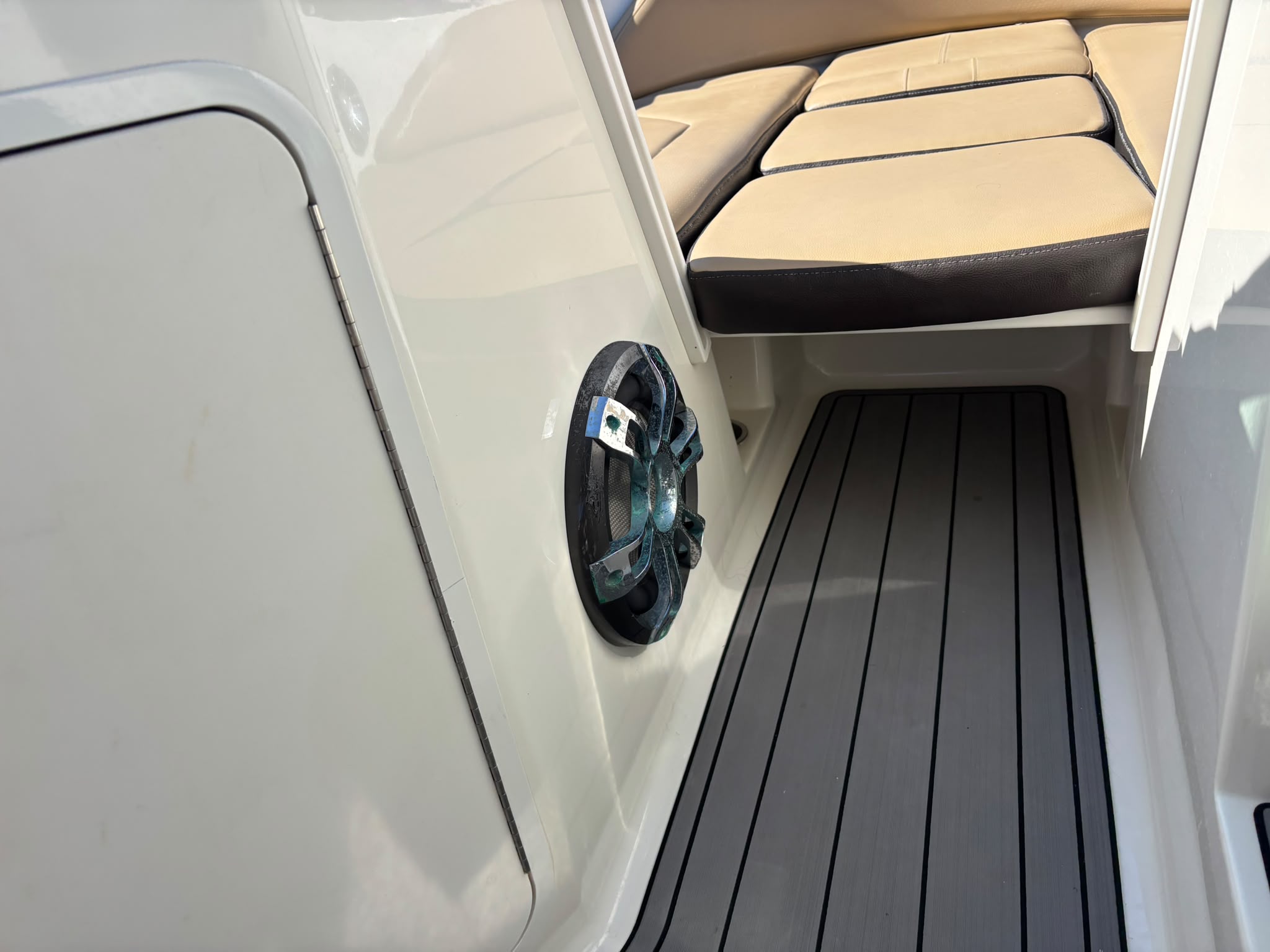 SEA RAY 210 SPX OB 2020 MERCURY 200 CV – Image 41