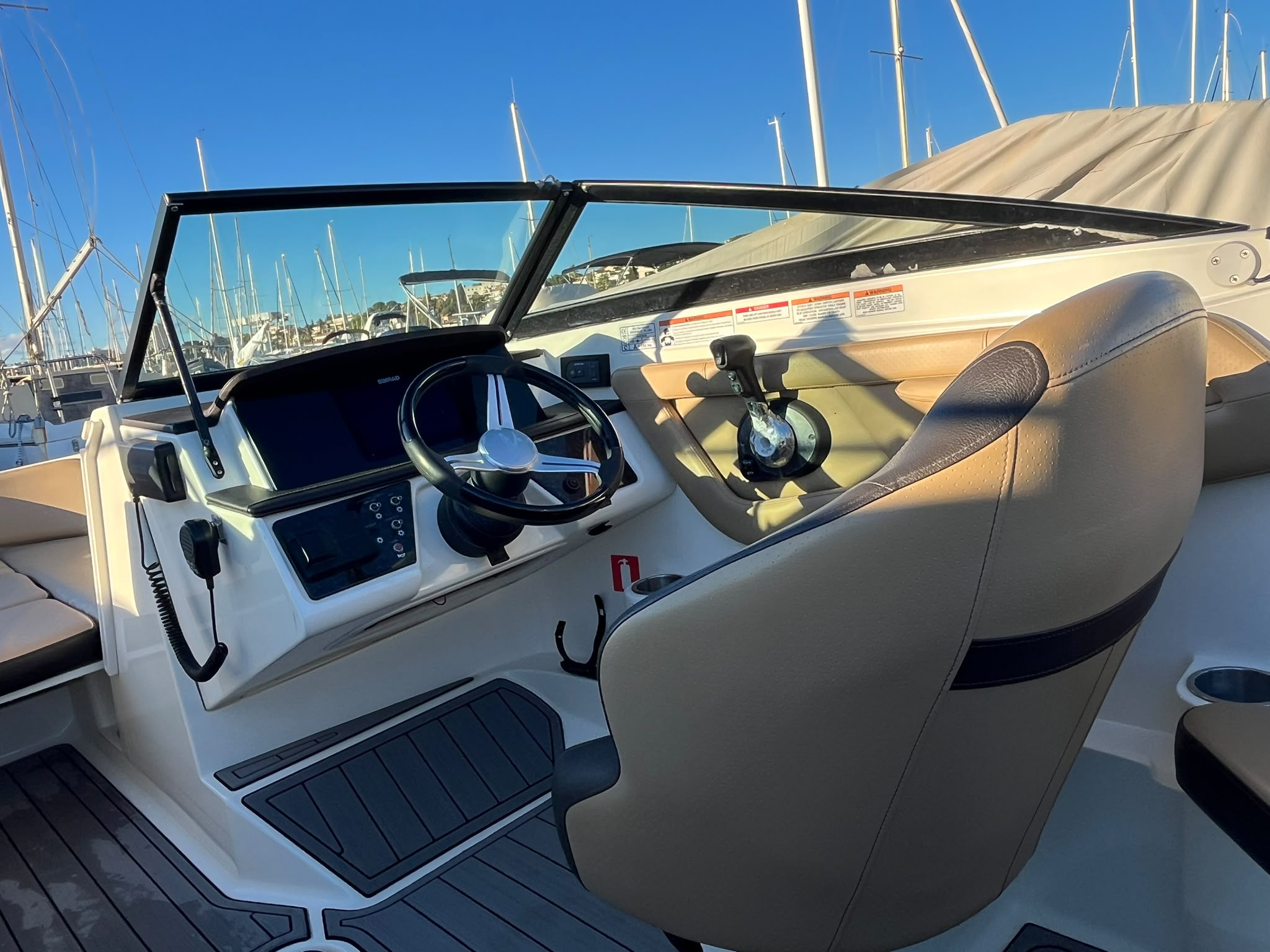 SEA RAY 210 SPX OB 2020 MERCURY 200 CV – Image 24