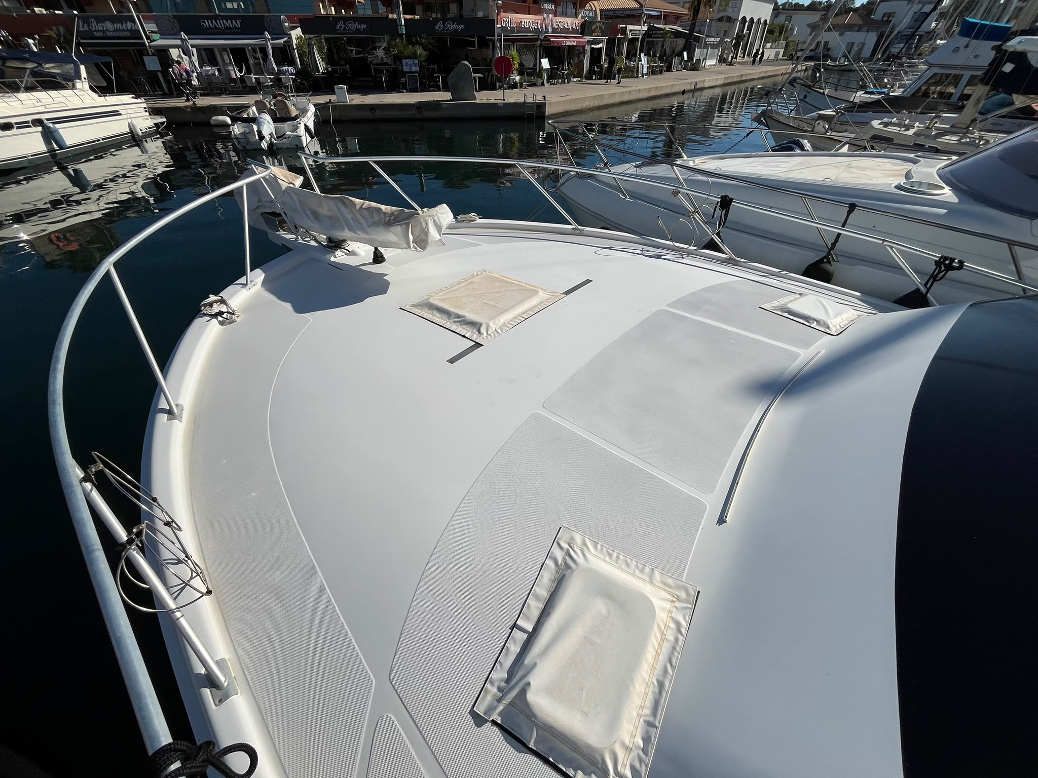 Luhrs 36 Convertible – 2 x Yanmar 450 CV – 900 H – Refit 2024 – Saint-Raphaël – Image 19