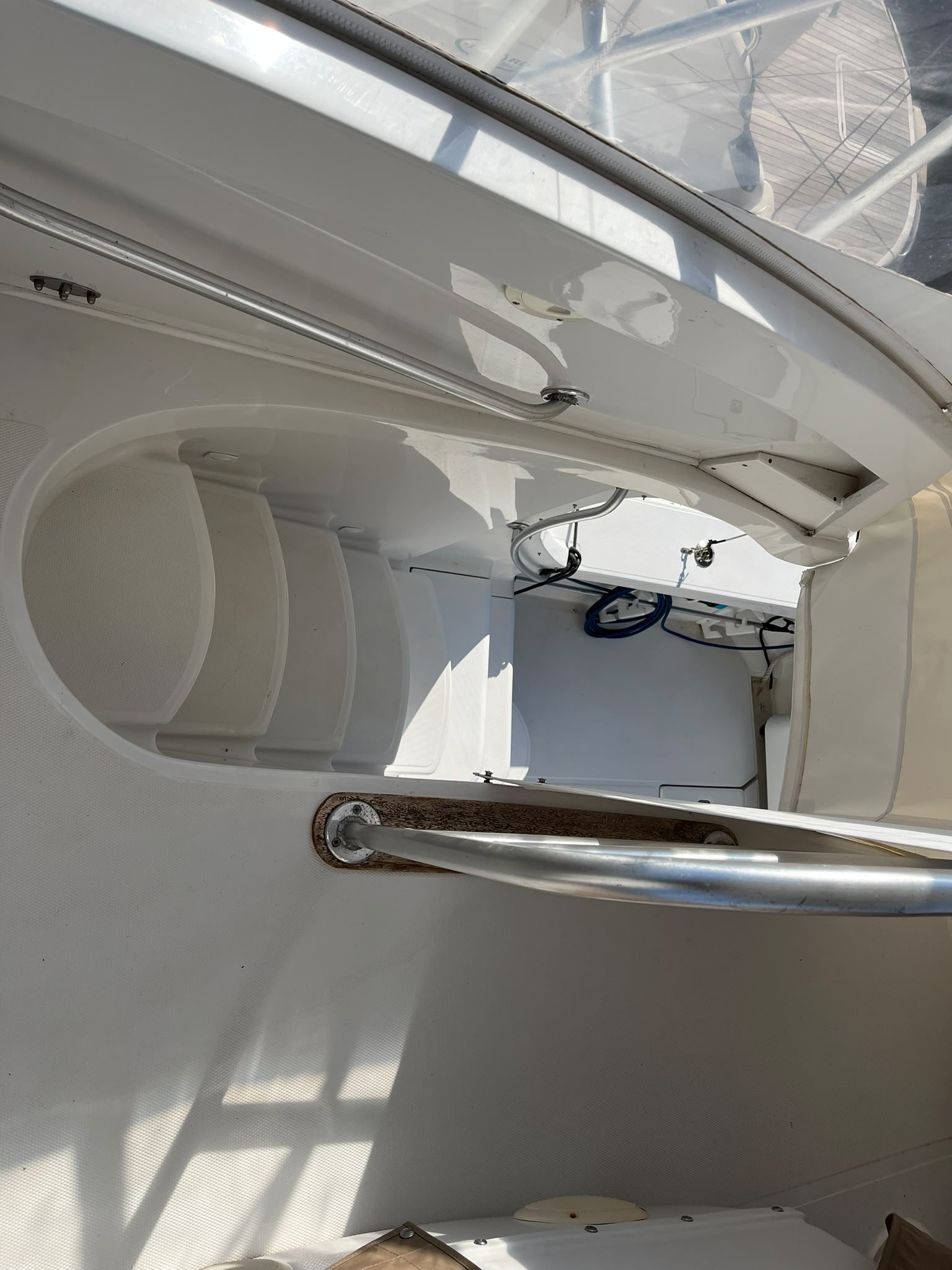 Luhrs 36 Convertible – 2 x Yanmar 450 CV – 900 H – Refit 2024 – Saint-Raphaël – Image 22