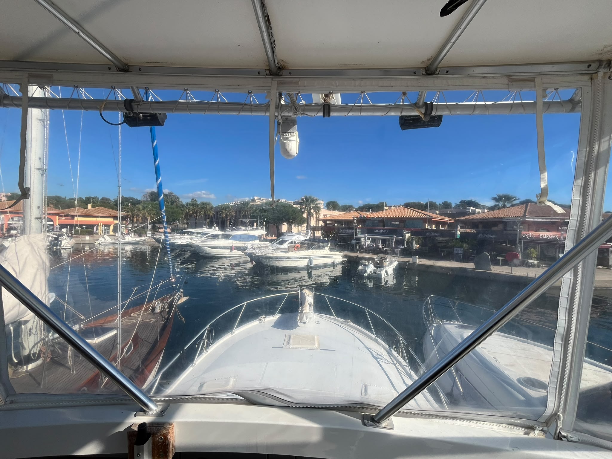 Luhrs 36 Convertible – 2 x Yanmar 450 CV – 900 H – Refit 2024 – Saint-Raphaël – Image 23