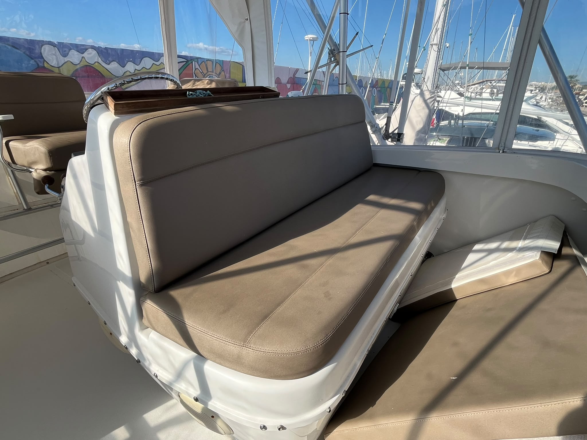 Luhrs 36 Convertible – 2 x Yanmar 450 CV – 900 H – Refit 2024 – Saint-Raphaël – Image 24